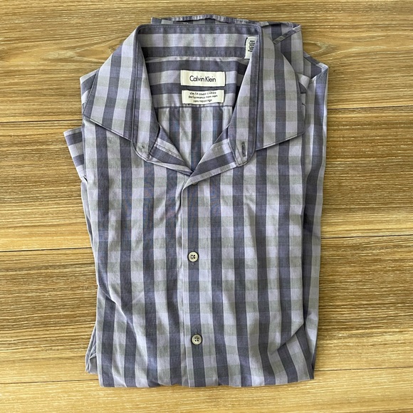 Men’s Button Down - Picture 2 of 8